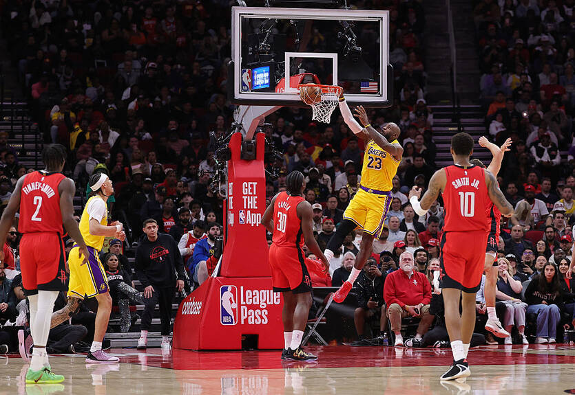 НБА: Лейкерс обіграли Г'юстон, Бостон впорався з Фініксом