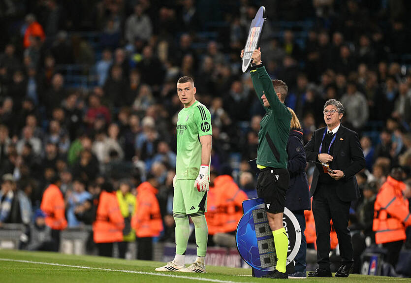 Лунин вышел на второй тайм матча с Манчестер Сити