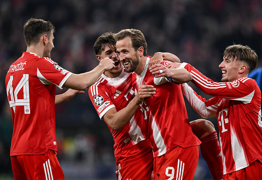 Форвард Баварии приблизился к достижением ван Нистелроя и Холанда