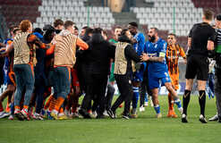 Матч Шахтер - Лех завершился потасовкой с участием игроков, Грам заработал красную карточку