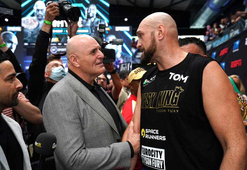 "Он давно не является непобедимым": Отец Фьюри потряс заявлением о третьем бое с Усиком "Он давно не является непобедимым": Отец Фьюри потряс заявлением о третьем бое с Усиком