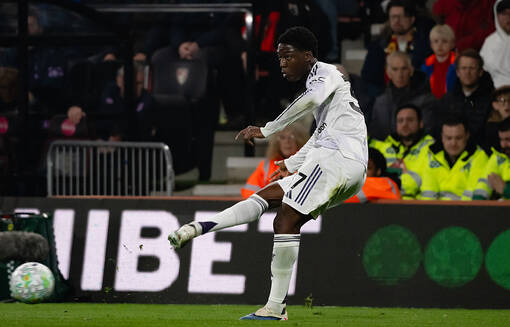 Манчестер Юнайтед близок к продлению контракта сразу с двумя игроками