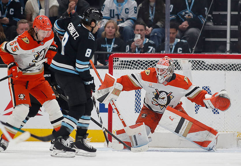 НХЛ: Юта поступилася Анахайму, Колорадо перемогло Чикаго