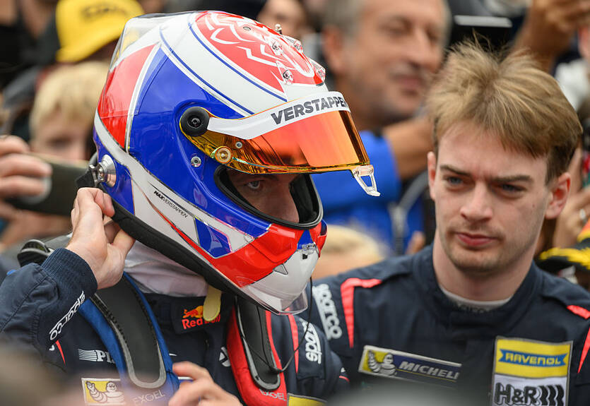 Ферстаппен выиграл гонку NLS на Нюрбургринге, но был дисквалифицирован