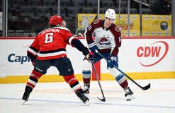 НХЛ: Колорадо одолел Вашингтон, Даллас уступил Вегасу, победы Каролины и Айлендерс