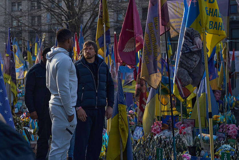 Энтони Джошуа и Александр Усик / Getty Images
