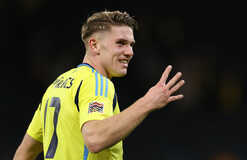 Модель OnlyFans заявила, что звезда сборной Швеции потратил на ее контент миллионы долларов