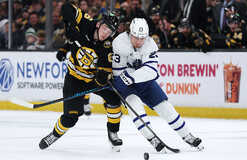 НХЛ: Бостон обіграв у овертаймі Баффало, Торонто зумів закинути 4 шайби