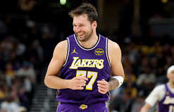 Дончич превзошёл Абдула-Джаббара и Дэвиса по количеству набранных очков Дончич превзошёл Абдула-Джаббара и Дэвиса по количеству набранных очков