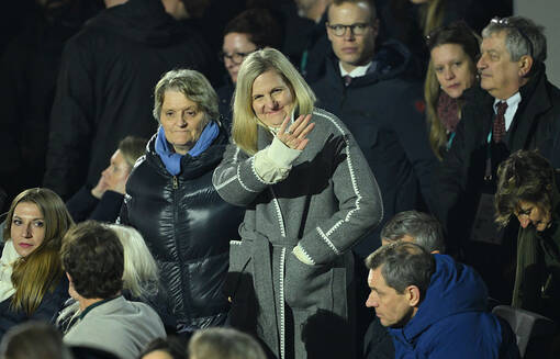 МОК заборонив трансгендерним спортсменкам змагатися з жінками