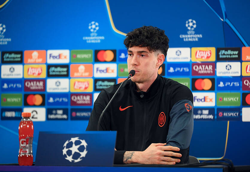 Барселона ведет переговоры с окружением лидера Интера