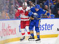 НХЛ: Баффало проиграл Детройту, а Рейнджерс забили 6 голов