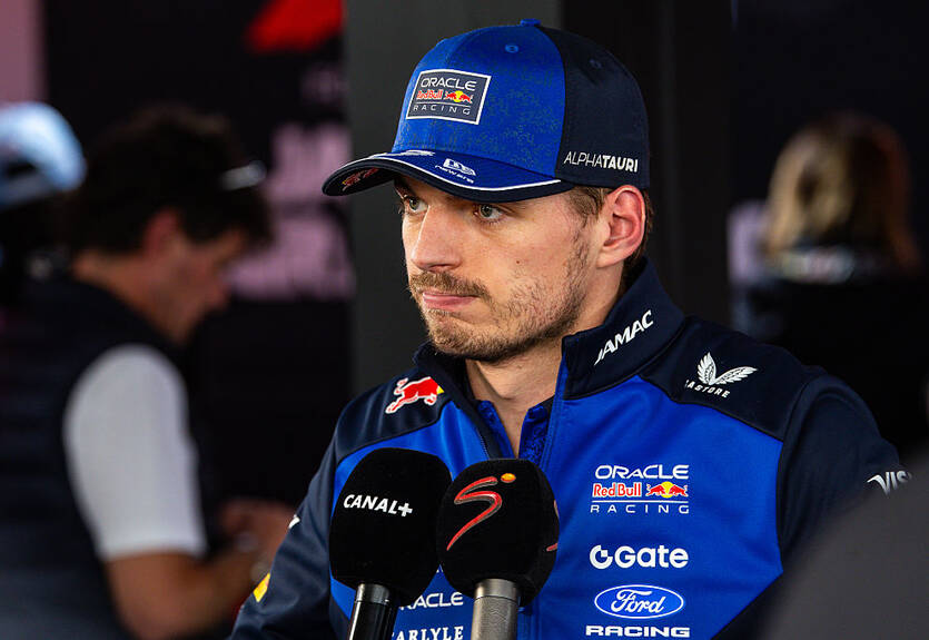 Чотириразовий чемпіон розкритикував болід і регламент