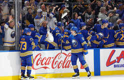 Сэйбрс побеждают Айлендерс и повторяют исторический рубеж сезона