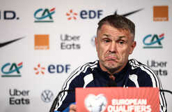 Ребров нашел неожиданный способ сохранить пост тренера сборной Украины - источник