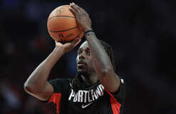 Защитник Портленда присоединился к Леброну и Карри по результативности в возрасте 35+ Защитник Портленда присоединился к Леброну и Карри по результативности в возрасте 35+