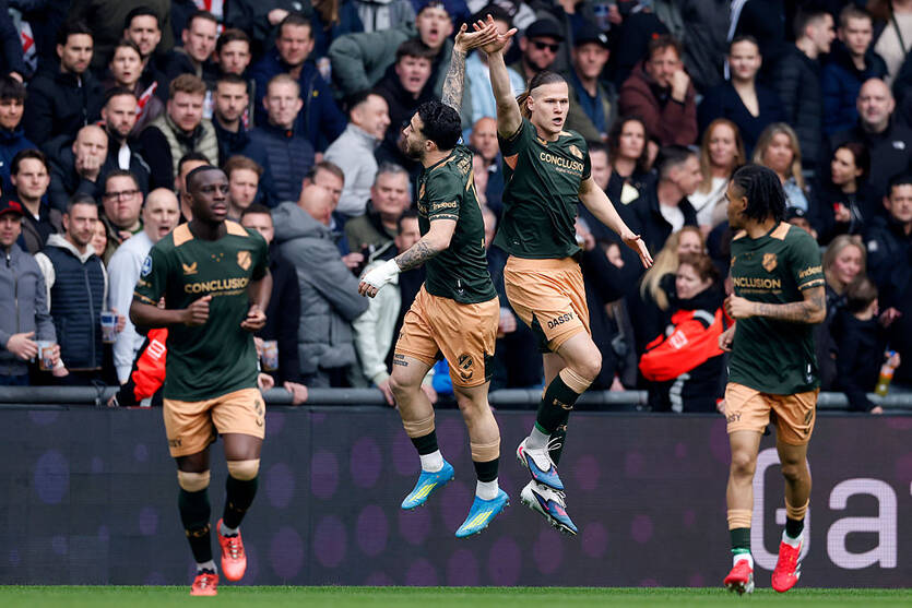 Артем Степанов забил ПСВ / Getty Images