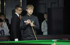 Ларков вылетел из квалификации на ЧМ по снукеру