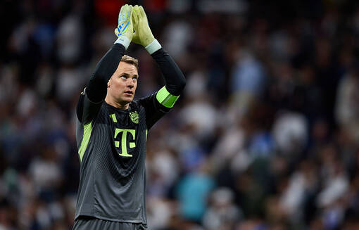 Нойер повторил достижение Месси