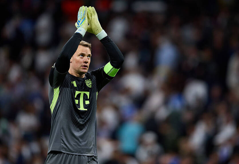 Нойер повторил достижение Месси