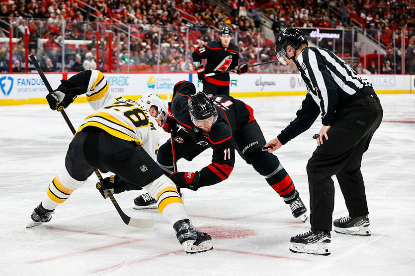 Каролина обыграла Бостон / Getty Images