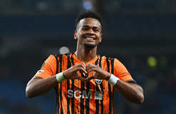 Шахтер с дублем Алиссона уверенно обыграл АЗ