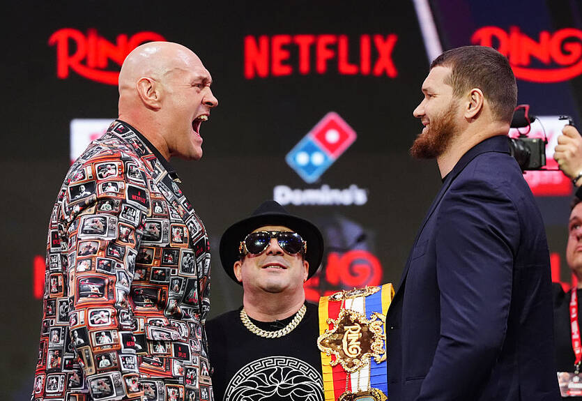 Фьюри провел битву взглядов с Махмудовым Фьюри провел битву взглядов с Махмудовым