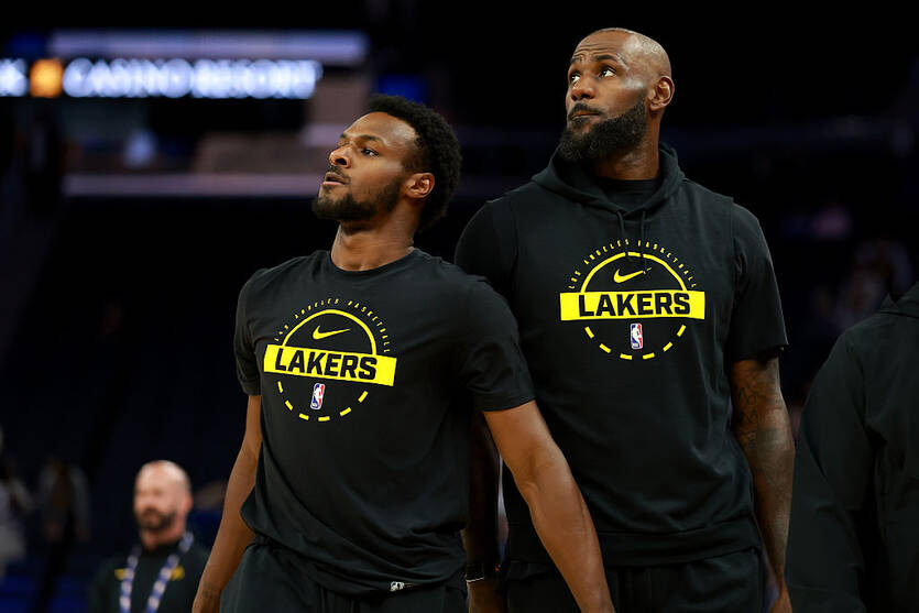 Леброн і Бронні Джеймс / Getty Images