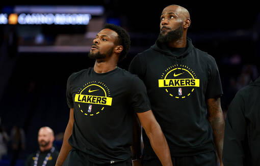 Джеймсы установили уникальный эпизод в матче Лейкерс – Голден Стейт Джеймсы установили уникальный эпизод в матче Лейкерс – Голден Стейт