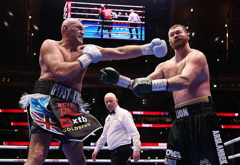 Фьюри разгромил россиянина в своем бою-возвращении