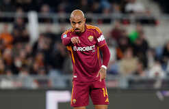 Рома собирается выкупить арендованного конкурента Довбика