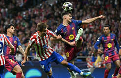 Барселона обыграла Атлетико, но вылетела из Лиги чемпионов