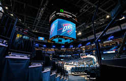 Неудача Клипперс сыграла на руку действующему чемпиону