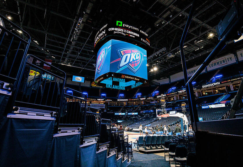 Неудача Клипперс сыграла на руку действующему чемпиону