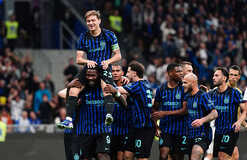 Интер одержал дома разгромную победу над Кальяри