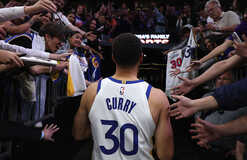 Карри - о продлении контракта: "Никаких разговоров на эту тему"