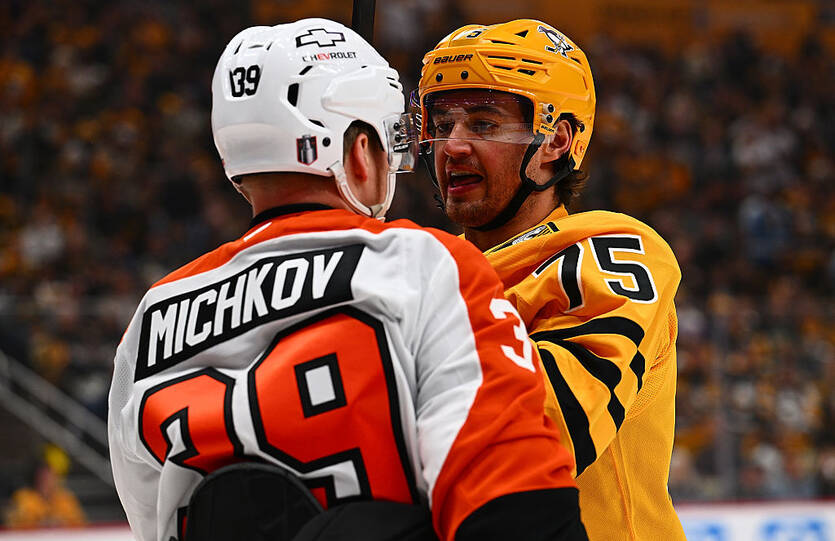 Игроки Питтсбурга и Филадельфии / Getty Images