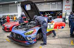 Ферстаппен упустил победу на Нюрбургринге