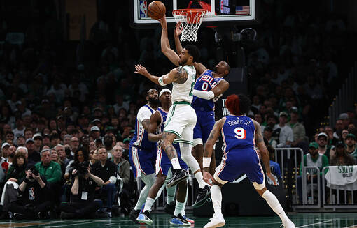 Бостон без Шульги впевнено лідирує в серії проти Філадельфії