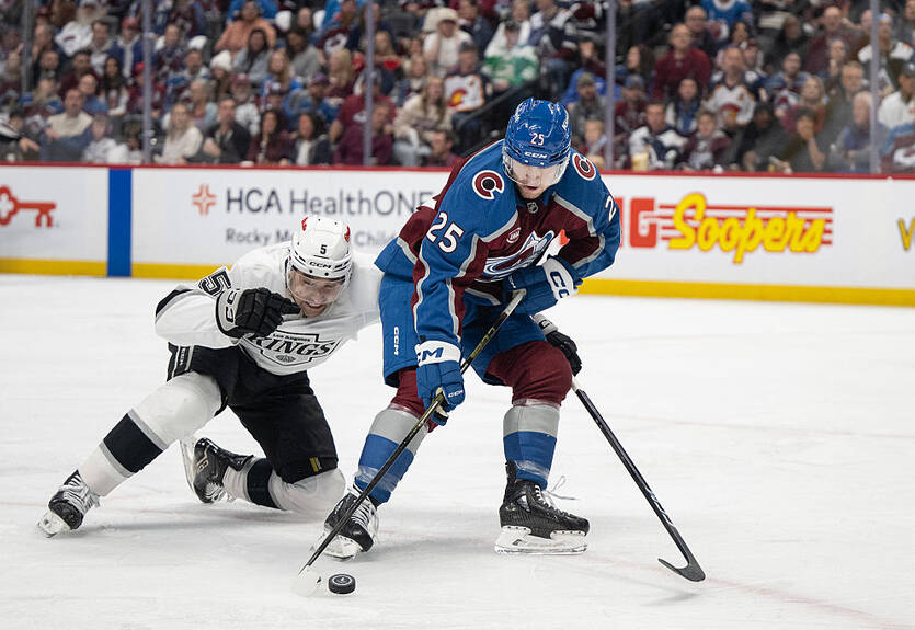 Плей-офф НХЛ: Колорадо одолел Лос-Анджелес, Бостон уступил Баффало, победы Монреаля и Вегаса