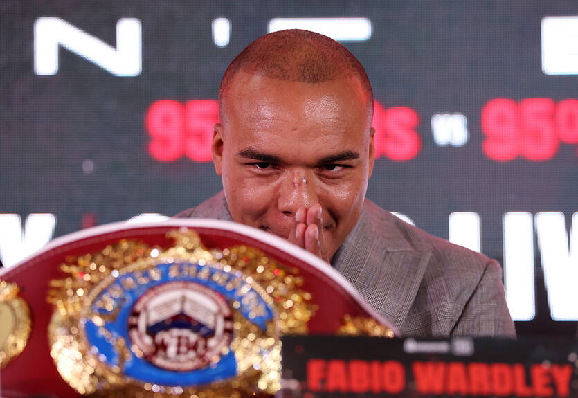 Уордлі відкинув значення бою між Усиком і Дюбуа