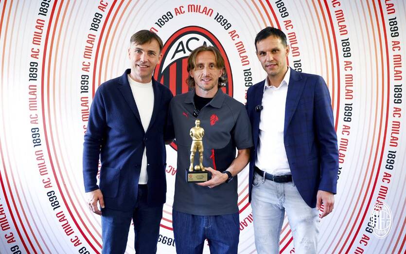 Лука Модрич получил награду / AC Milan