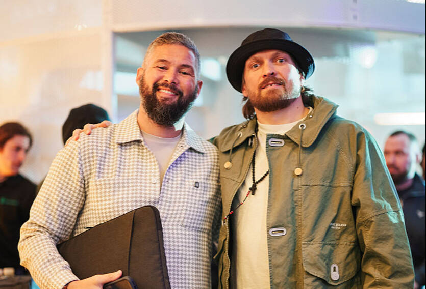 Олександр Усик, Тоні Беллью / Getty Images