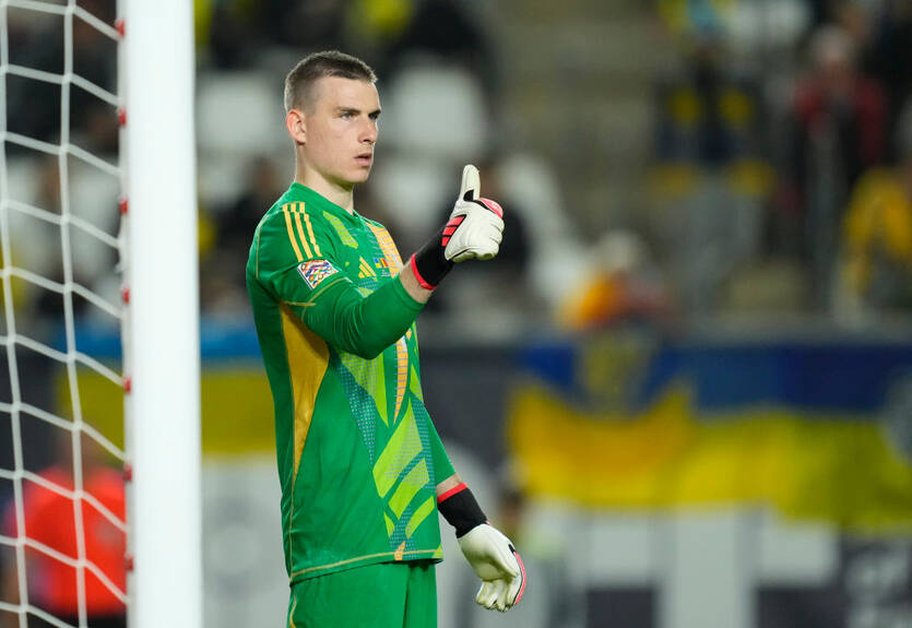 "Дякую за довіру": Лунін іронічно попрощався з Ребровим