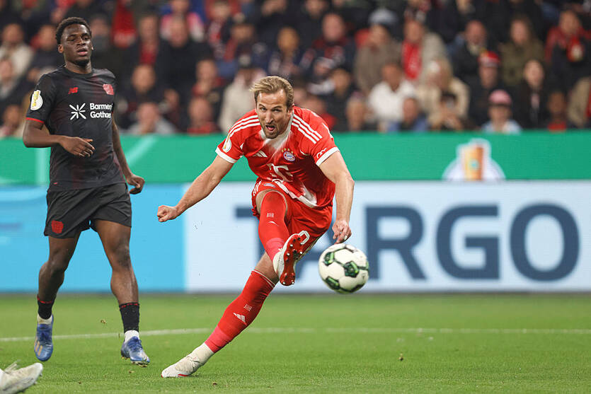 Баварія обіграла Баєр / Getty Images