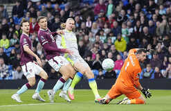 Манчестер Сити возглавил таблицу АПЛ, а Бернли отправил в Чемпионшип