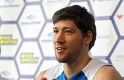 Экс-капитан сборной Украины стал героем популярного телешоу