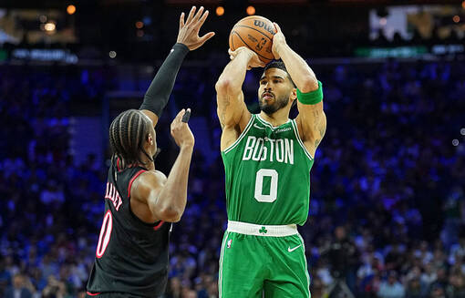 Плей-офф НБА: Лейкерс одолел Хьюстон, Филадельфия уступила Бостону