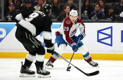 Плей-офф НХЛ: Колорадо четвертый раз обыграл Лос-Анджелес, победы Баффало, Тампы и Анахайма