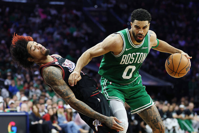 Бостон переміг Філадельфію / Getty Images